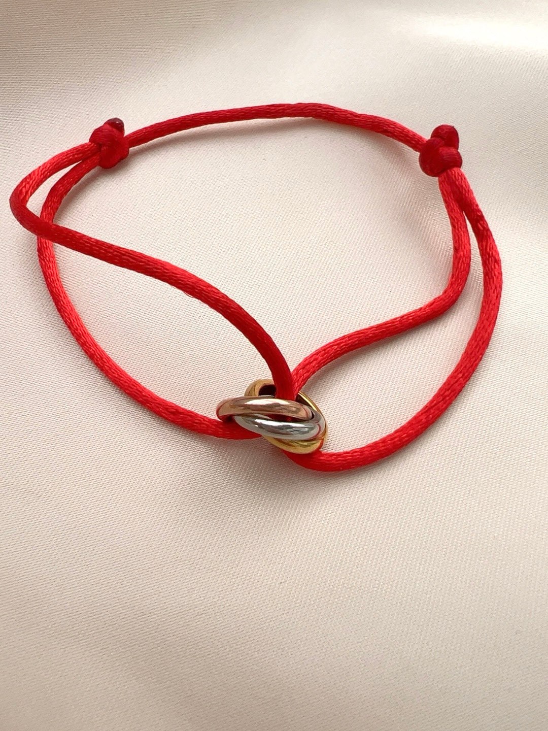 Infinity Knot Armband