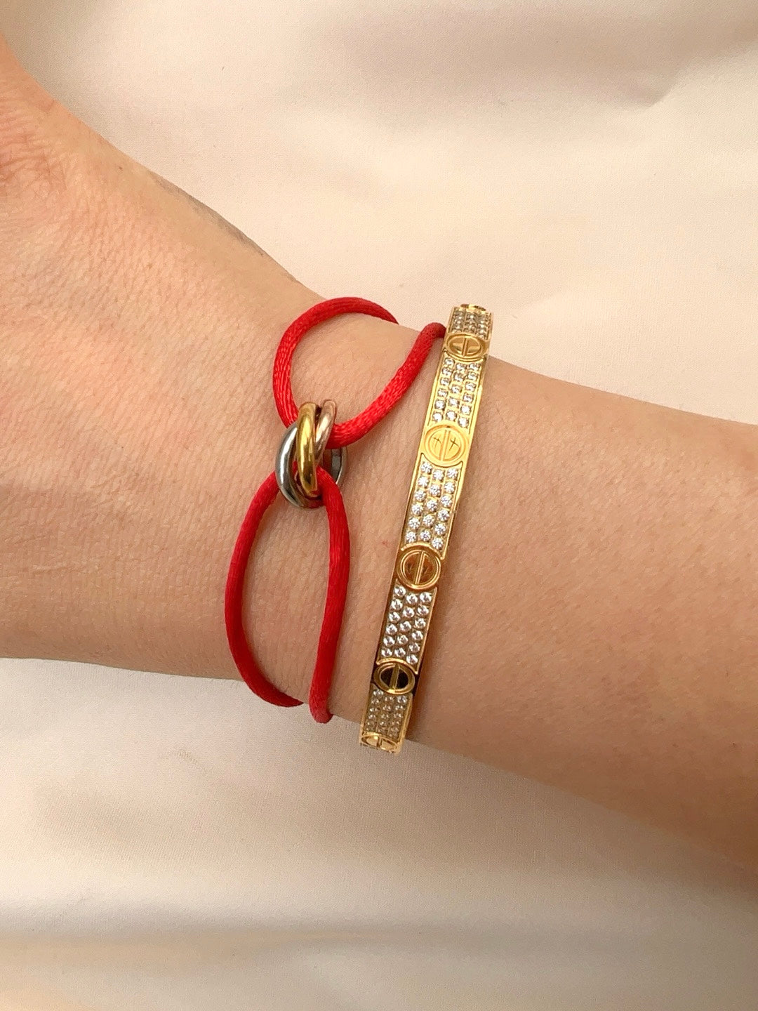 Infinity Knot Armband